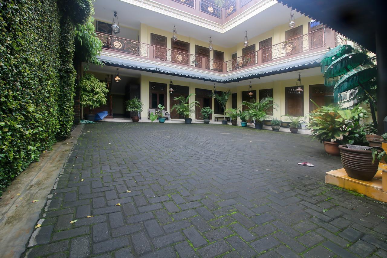 红多兹Plus酒店-玛古沃 Kalasan 外观 照片